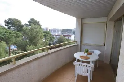 Image de Charmant Appartement à Salou avec Piscine, Terrasse et Proche Plage - Capacité 4 Personnes