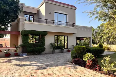 Image de 3-bedroom farmhouse in outskirts of Mohali with Ac comfort