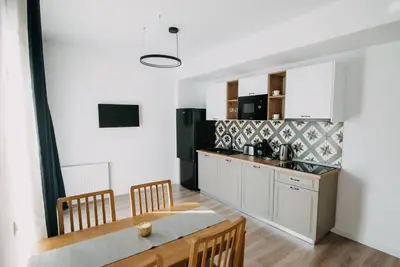 Image de Apartment with Balcony #3