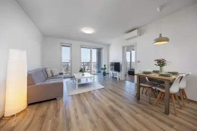 Image de Bratislava SkylineView • Modern Comfort with Panoramic City Views & Free Parking