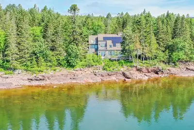 Image de Gales of Gitchi Gami - Lake Superior - Lutsen, Mn - Cascade Vacation Rentals