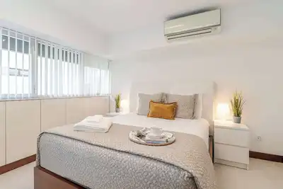 Bom Sucesso Executive Suite 1 by HostWise