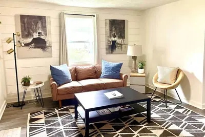 Image de Sage Green Getaway - 2 Bed 1 Bath South Knoxville