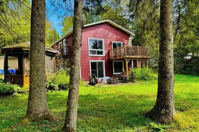 Image de Chalet du Ruisseau-Accès Direct au Lac Michel, Profitez de la Nature Toute l'année