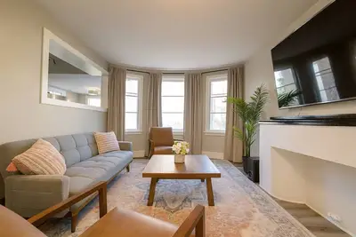 Image de New 2br Suite | King | Park| Walk to 17th | Banff