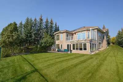 Image de Private 2br Walkout| w/ Jacuzzi| Nw Calgary| Banff