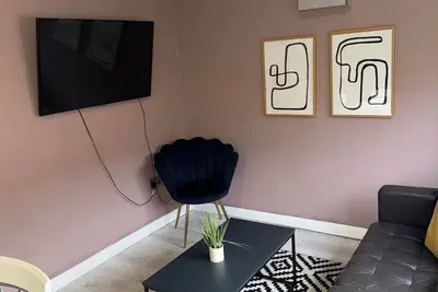 Image de Stylish City Pad with Free Private Parking