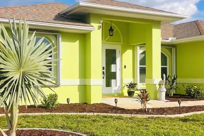 Image de Beautiful Modern House in Venice Fl with Private Heated Saltwater pool