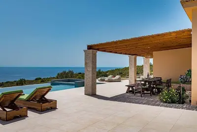 Image de 2br Panoramic Sea-View Villa • Infinity Pool & Outdoor Jacuzzi