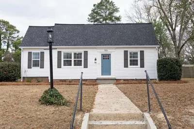 Image de Walkable Vidalia Retreat