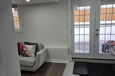 Image de “A tranquil stay in Orleans, just 15 minutes from downtown Ottawa,