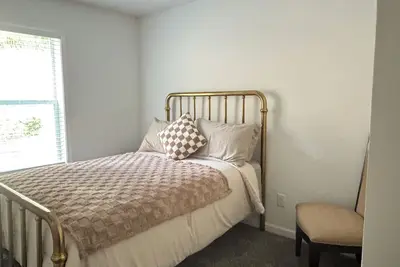 Image de Spacious 4-bedroom house with Private Rock Garden in Quaint Catskill