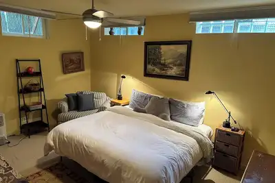 Image de “2026 Fifa World Cup Seattle, near stadium and lite rail. Beautiful 2-bedroom