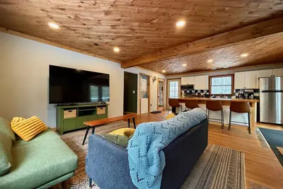 Image de Family and friend friendly upper ski cabin with bunks, sleeps 8