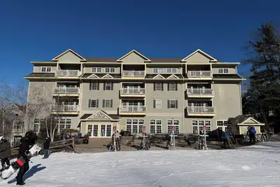 Image de 3br 2ba JJs Lodge @ Jiminy Peak - Ski In-Ski Out