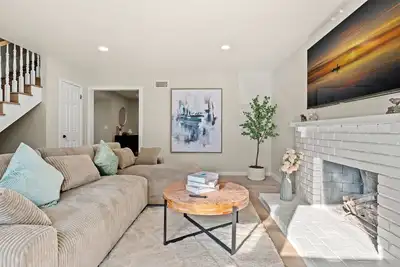 Image de Near Beach/Disneyland/Swimming pool/New/4br/6Beds