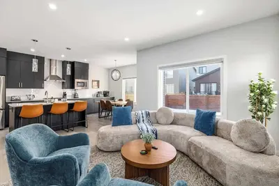 Image de Arcade, King Bed, Espresso Maker, Family Friendly