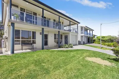 Image de Sea-Renity ~ Mountain and Ocean Views