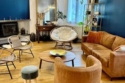 Image de Comfortable House • Private Hot Tub • Spacious • Secure Garage Parking