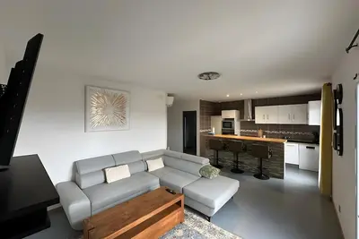 Image de Appartement « Bel Appartement Perrière » avec balcon, Wi-Fi et climatisation