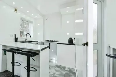 Image de Maison avec terrasse à 2 lits avec touche moderne