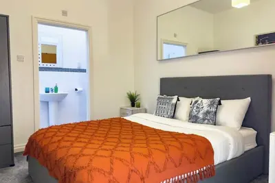 Image de Private 2-Bed Duplex near Headingly w Parking