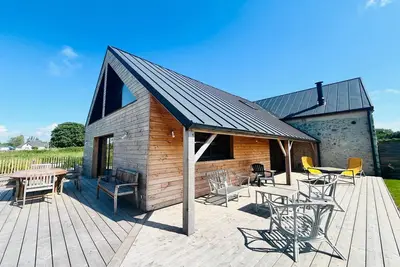 Image de 2 maisons pour grande famille ou groupe