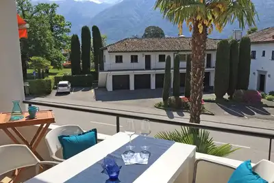 Image de Sunny holiday apartment with a large balcony in a quiet location - ideal for rel