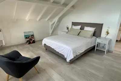 Image de Appartement chaleureux avec vue imprenable sur la mer