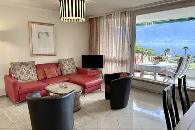 Image de Appartement dans un cadre exclusif au bord du lac, avec vue sur les espaces vert