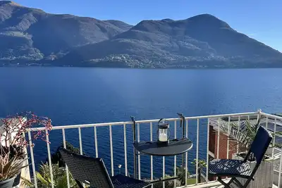 Image de Appartement idéalement situé en centre-ville avec une vue imprenable, parfait po