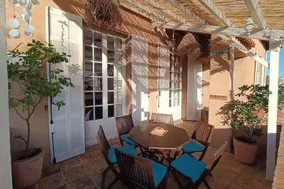 Image de Appartement dans villa Antibes, 2 chambres, terrasse, parking.