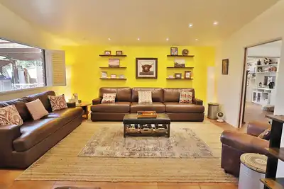 Image de Desert Bloom in the heart of  midtown