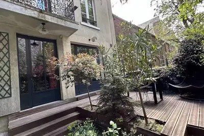 Image de House + studio + garden, Disney 30'