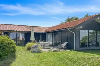 Image de \"Karlotta\" - 500m from the sea by Interhome