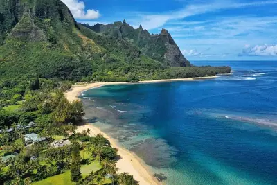 Image de Welcome to Kapiolani Ocean Villa: Kapiolani meaning “Arch of Heaven” a refined luxury retreat tucked away in highly coveted Princeville, Kauai!