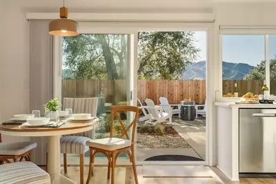 Image de Newly Renovated, Spotless, Quiet & Convenient