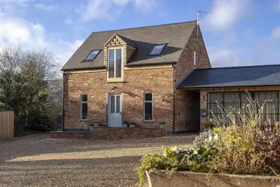 Image de A stylish, beautifully presented - Shire Cottage