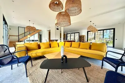 Image de villa d exception avec piscineintérieur chauffée