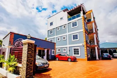 Image de Plum Royal Estates - Ohemma Royal Suite, Elegant 2br Retreat in Peaceful Accra