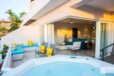 Image de Best Value 3br – Large Open Layout – Walk to Medano Beach