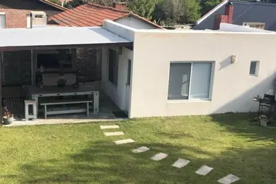 Image de Charming 3-bedroom house just steps from the seafront Only 3 Km from Manantiales