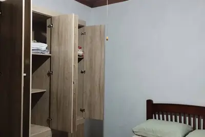 Image de Practical, cozy house for weekends, holidays, and seasonal stays, accommodates up to 4 adults.