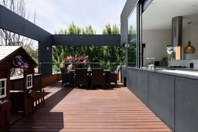 Image de Modern Newnham Retreat