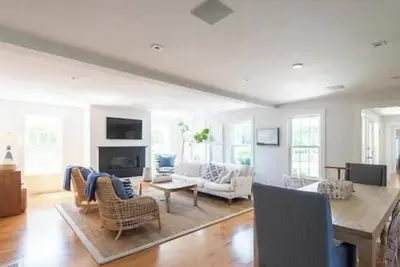 Image de 5 Joy Street - Cinq Chambres Maison, Couchages 10