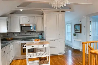 Image de Rennovated apartment off Main St