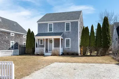 Image de Newly rennovated 3 bedroom home with loft!