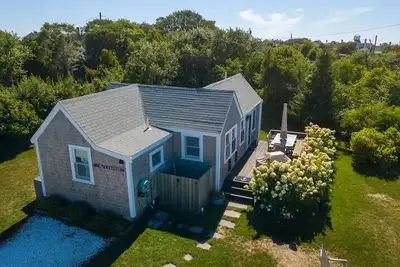 Image de Quaint 3 1/2 bedroom rennovated home with modern amenities