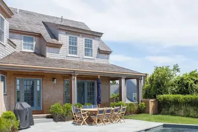 Image de Brand new house with pool in Cliff area near town