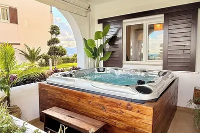 Image de La Belle Vue Spa Jacuzzi, Mer & Montage